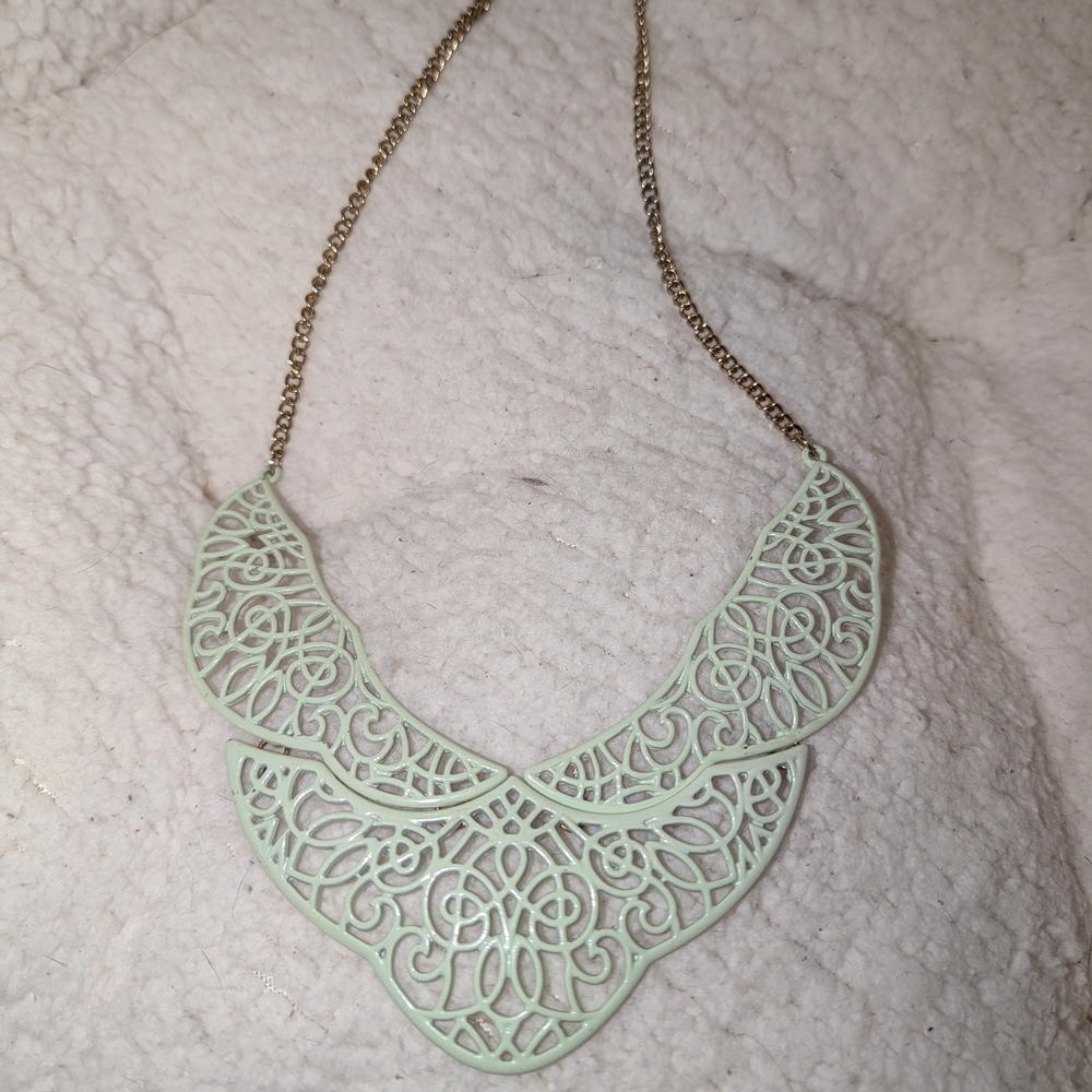 Elegant Mint Green Filigree Necklace
